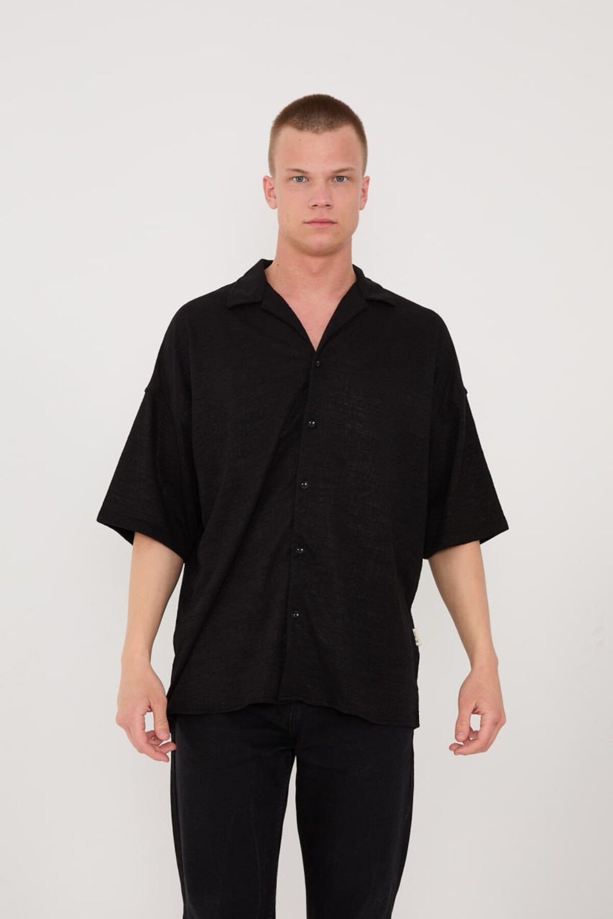 Düz Baskısız %100 Oversize Siyah Gömlek