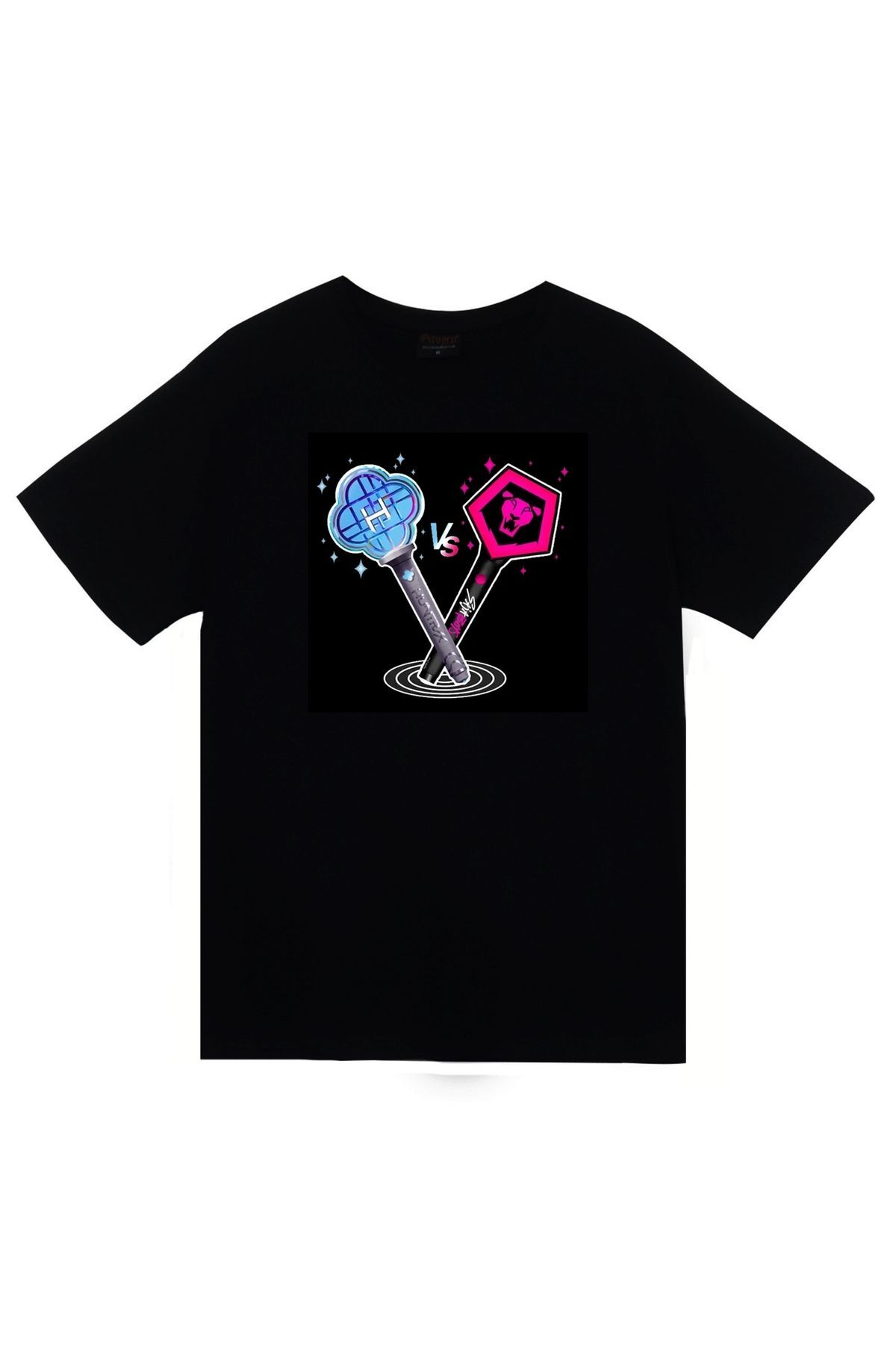 K-Pop Demon Hunters & Saja Boys Parlayan Işık Çubukları Baskılı Unisex %100 Pamuk Siyah T-shirt